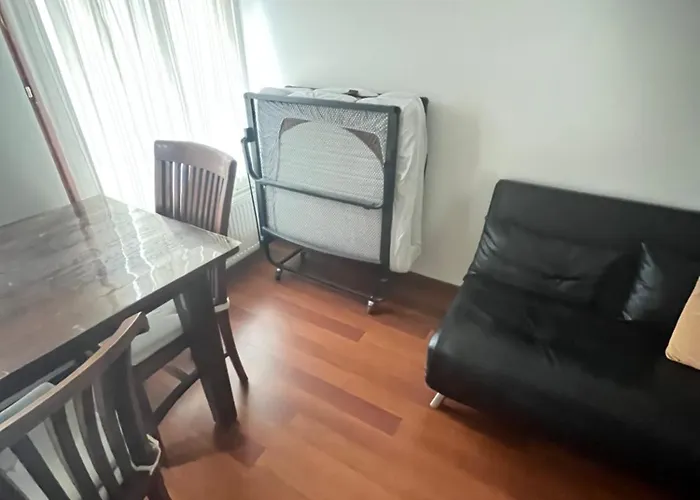 Cozy 1 Bedroom Apartment In Antwerp South